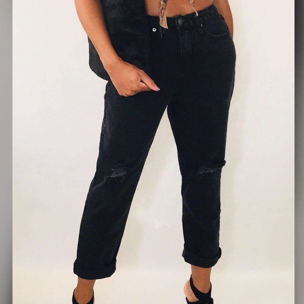 Black boyfriend jeans